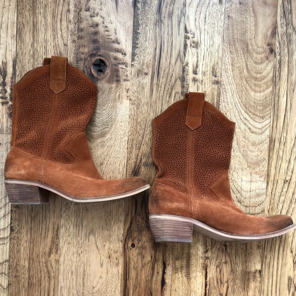 Suede BCBG Short Booties BOHO - Picture 4 of 8